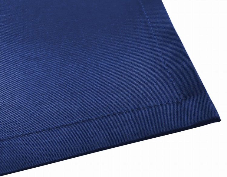 obrus-granatowy-plamoodporny-sposob-wykonczenia-w-koperte.jpg